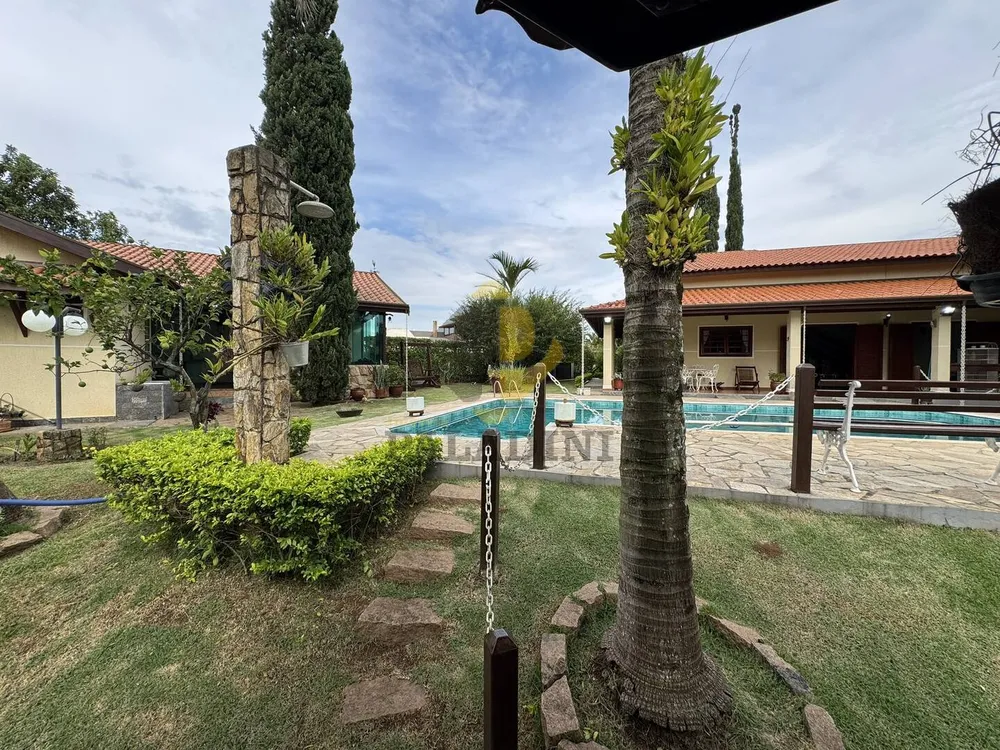 Chácara, 4 quartos, 1000 m² - Foto 1