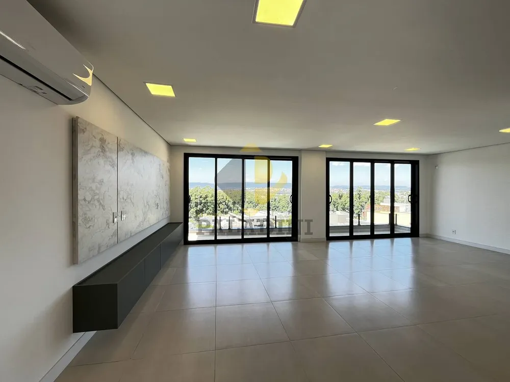 Casa, 4 quartos, 285 m² - Foto 1