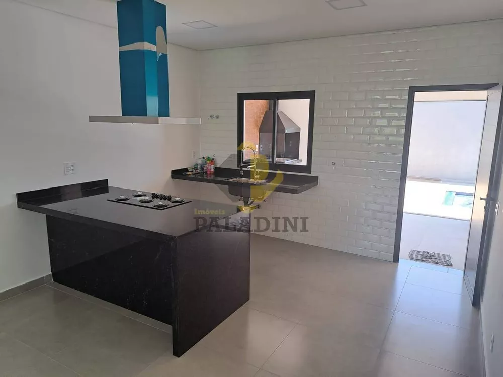 Casa à venda com 4 quartos, 250m² - Foto 4