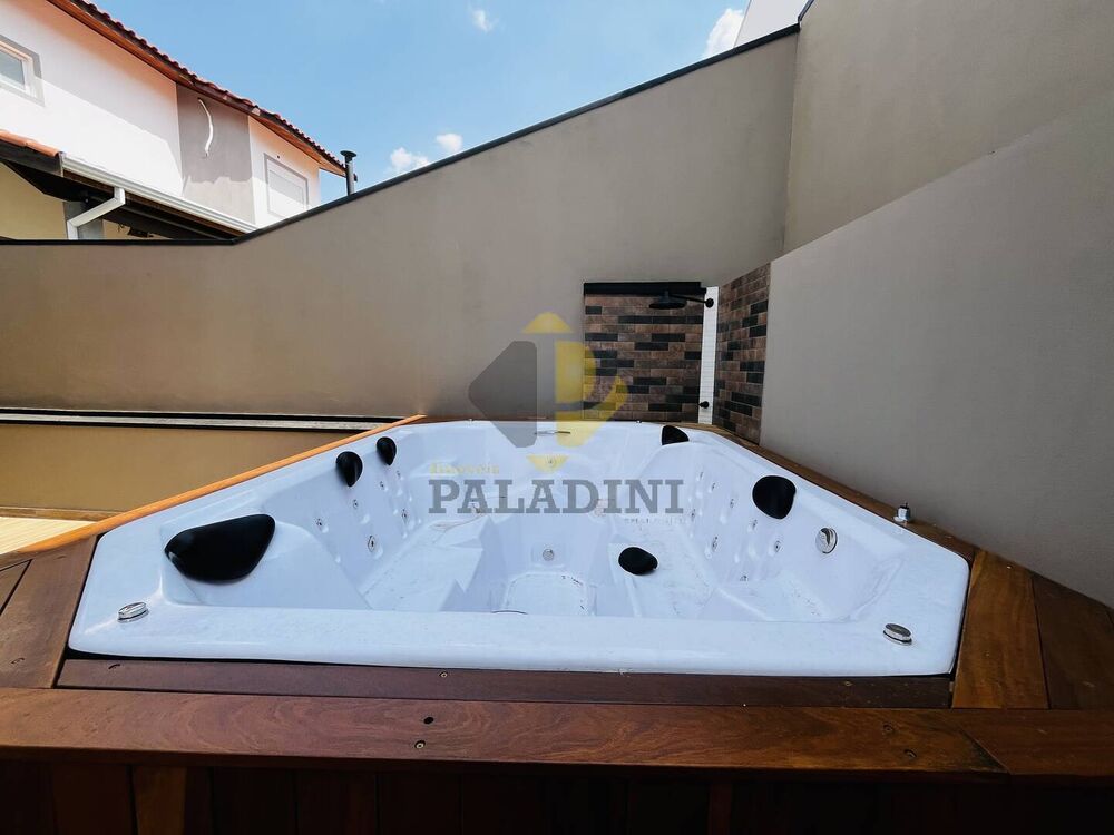 Casa à venda com 3 quartos, 205m² - Foto 2