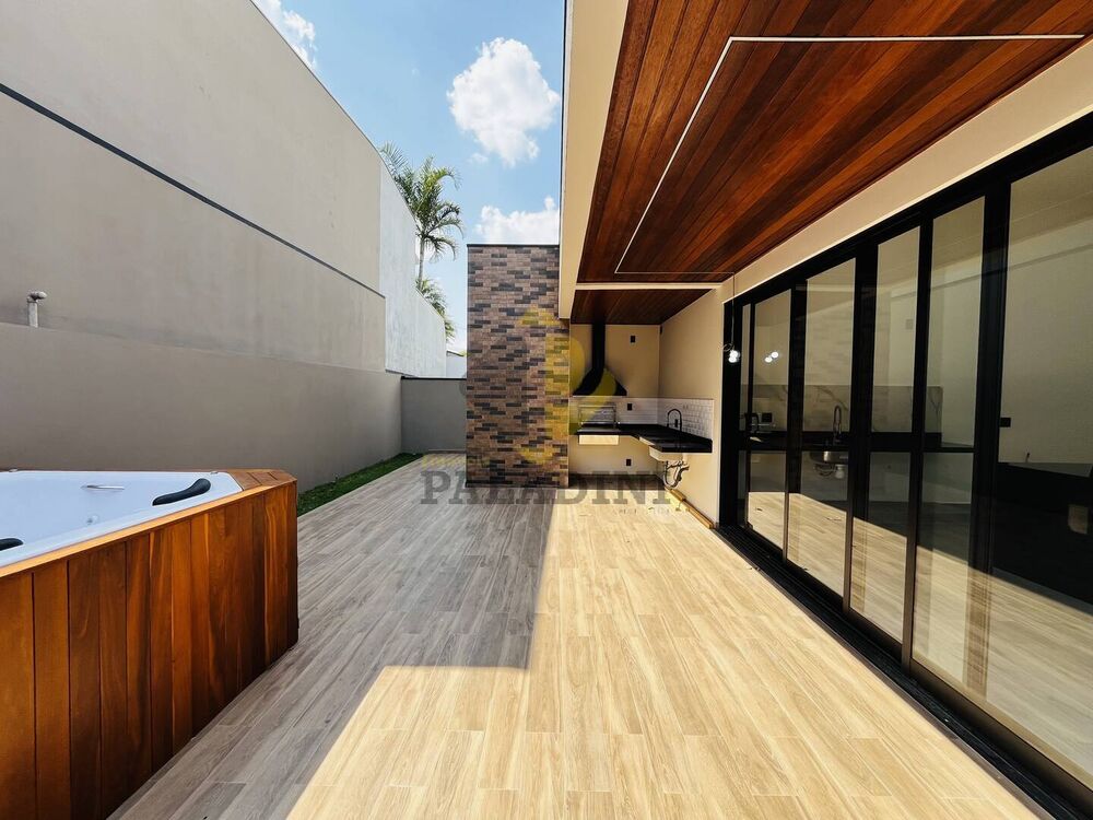 Casa à venda com 3 quartos, 205m² - Foto 1