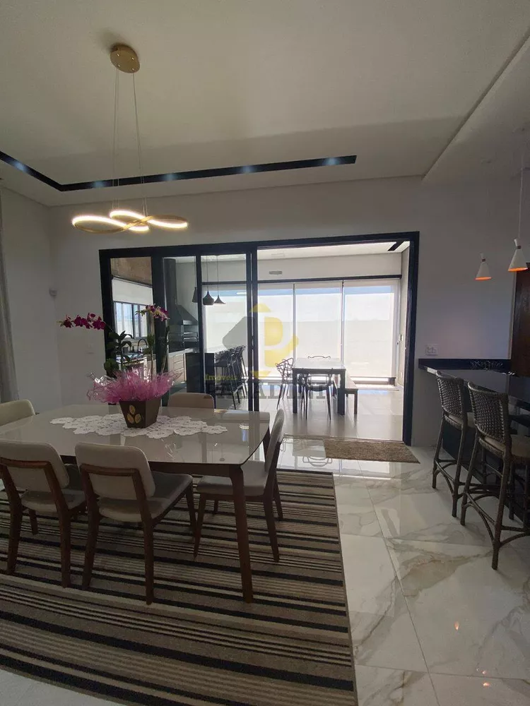 Casa à venda com 4 quartos, 258m² - Foto 3