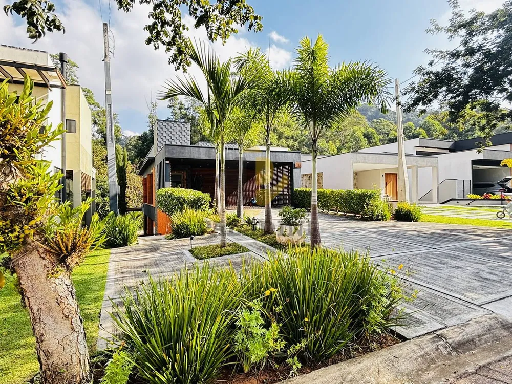 Casa, 3 quartos, 208 m² - Foto 1