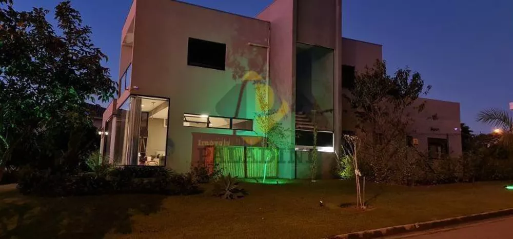 Casa de Condomínio à venda com 4 quartos, 370m² - Foto 3