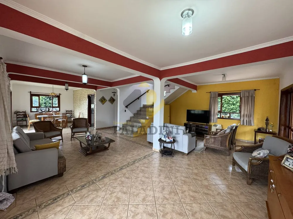 Chácara, 4 quartos, 1800 m² - Foto 1