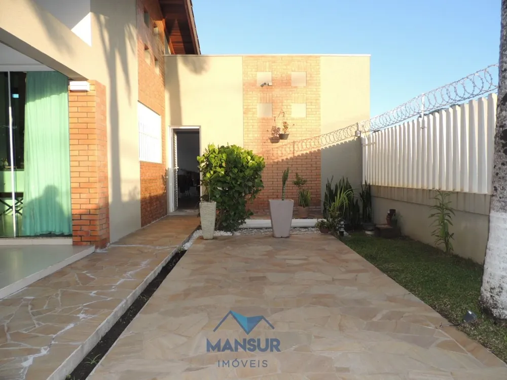 Casa, 3 quartos, 215 m² - Foto 4