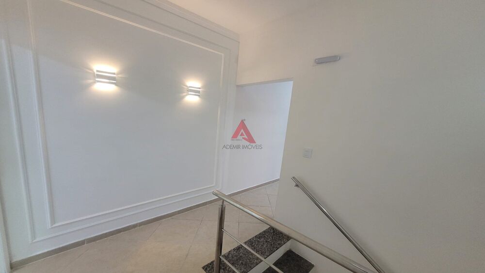 Casa à venda com 3 quartos, 202m² - Foto 3