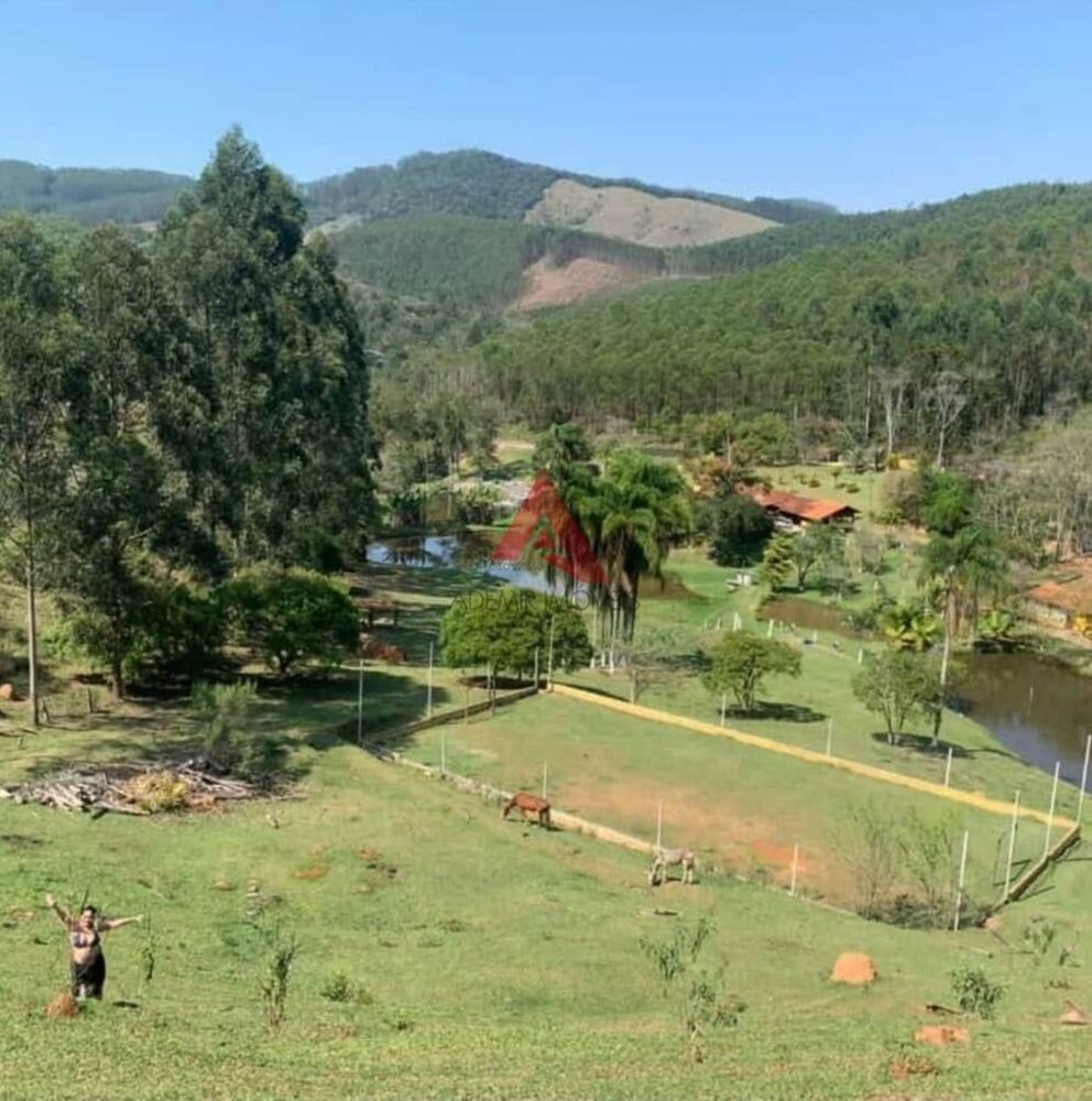 Sítio à venda com 2 quartos, 160m² - Foto 1