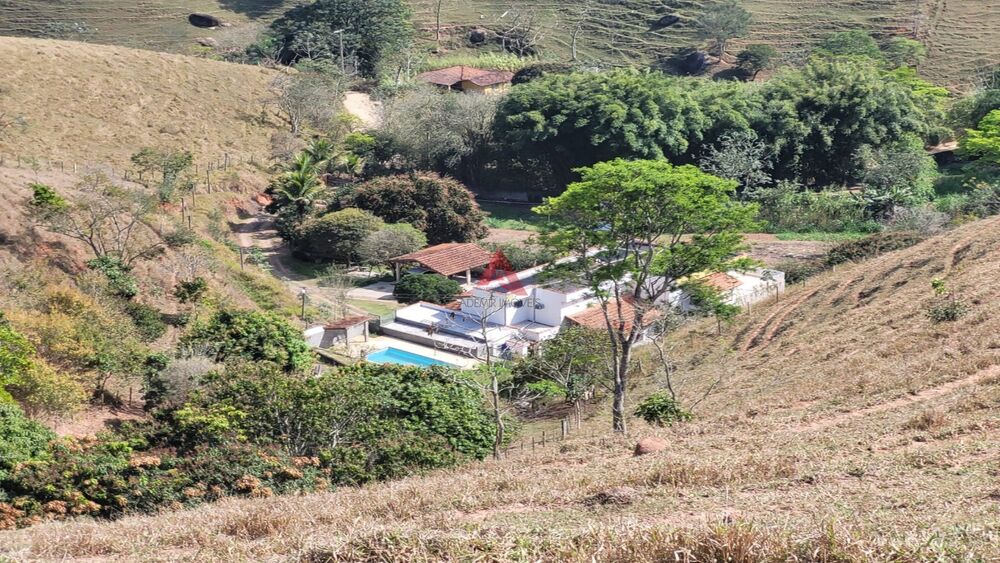 Sítio à venda com 4 quartos, 400m² - Foto 1