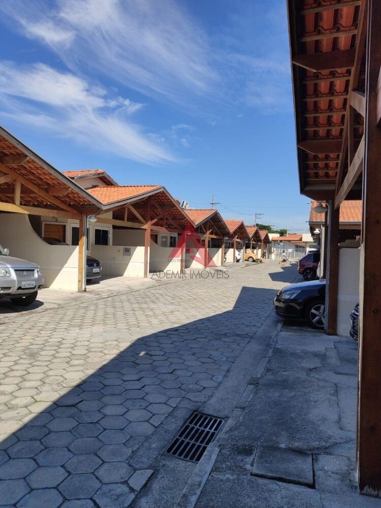 Casa de Condomínio à venda com 2 quartos, 54m² - Foto 1