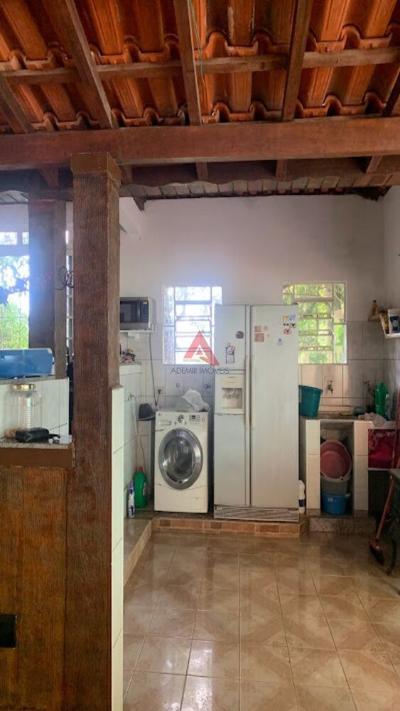 Chácara à venda com 3 quartos, 680m² - Foto 2