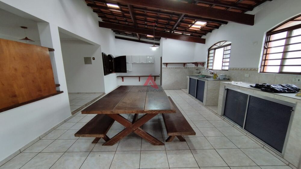 Casa para alugar com 3 quartos, 110m² - Foto 5