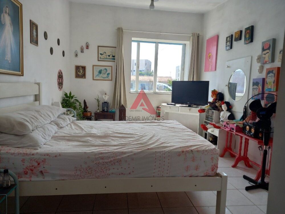 Casa à venda com 4 quartos, 300m² - Foto 15