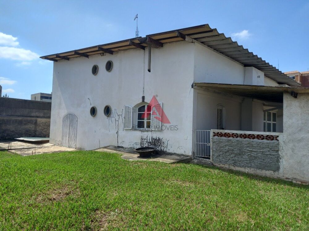 Casa à venda com 4 quartos, 300m² - Foto 4