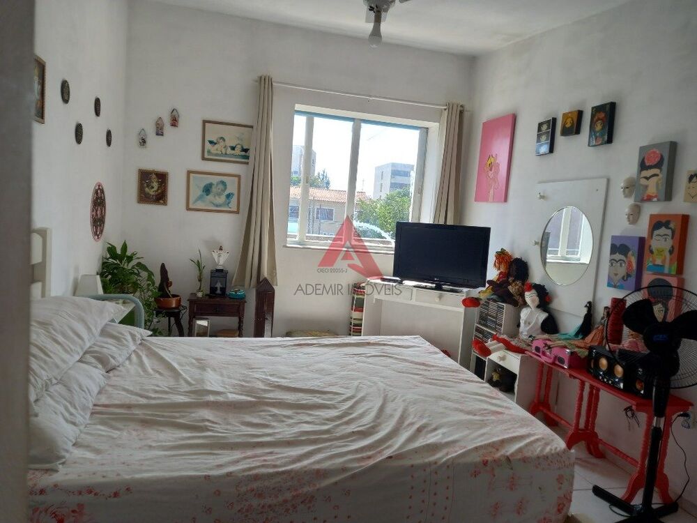 Casa à venda com 4 quartos, 300m² - Foto 14