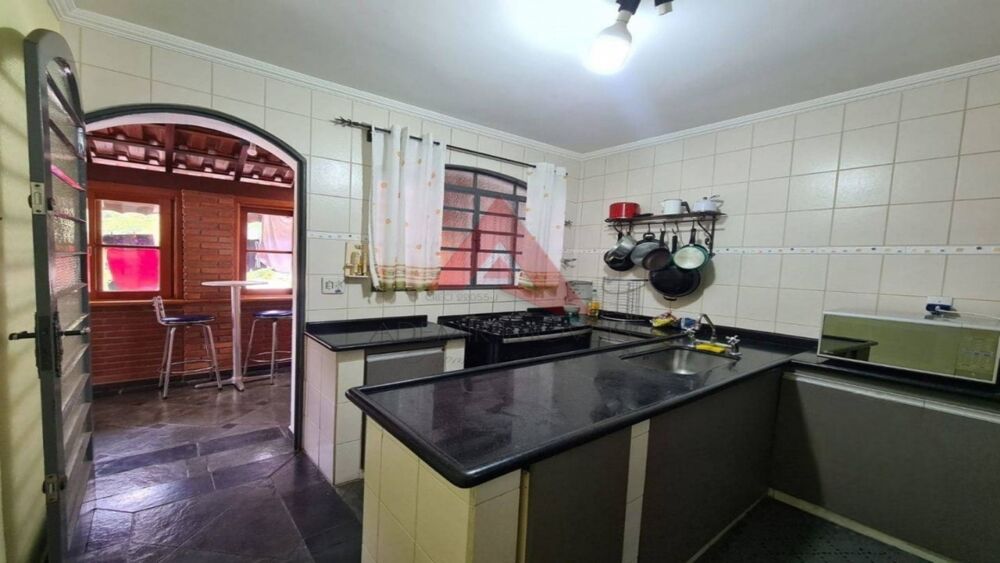 Chácara à venda com 5 quartos, 250m² - Foto 8