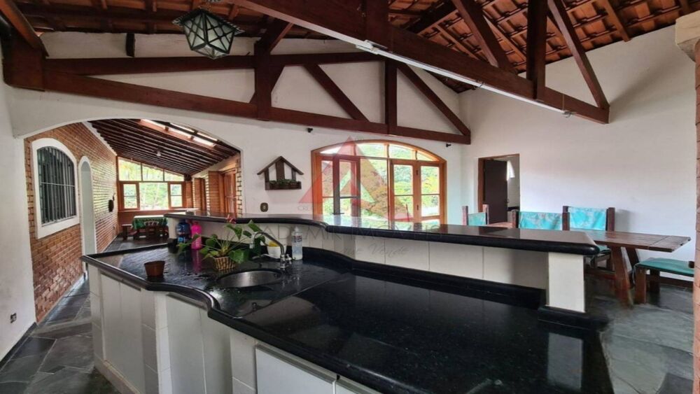 Chácara à venda com 5 quartos, 250m² - Foto 10