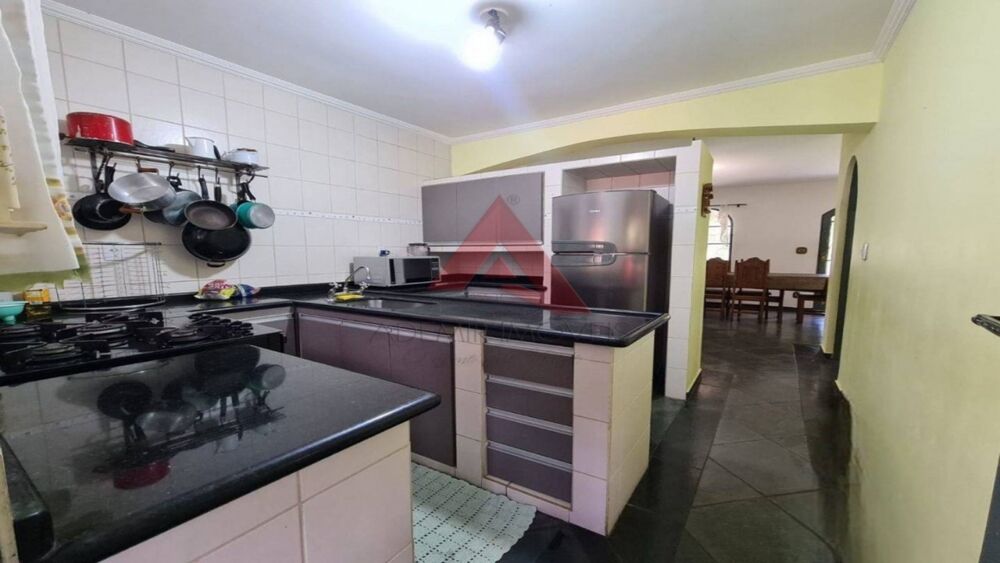 Chácara à venda com 5 quartos, 250m² - Foto 2