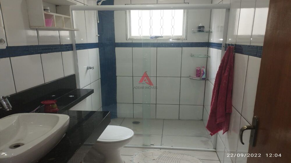 Casa à venda com 4 quartos, 210m² - Foto 8