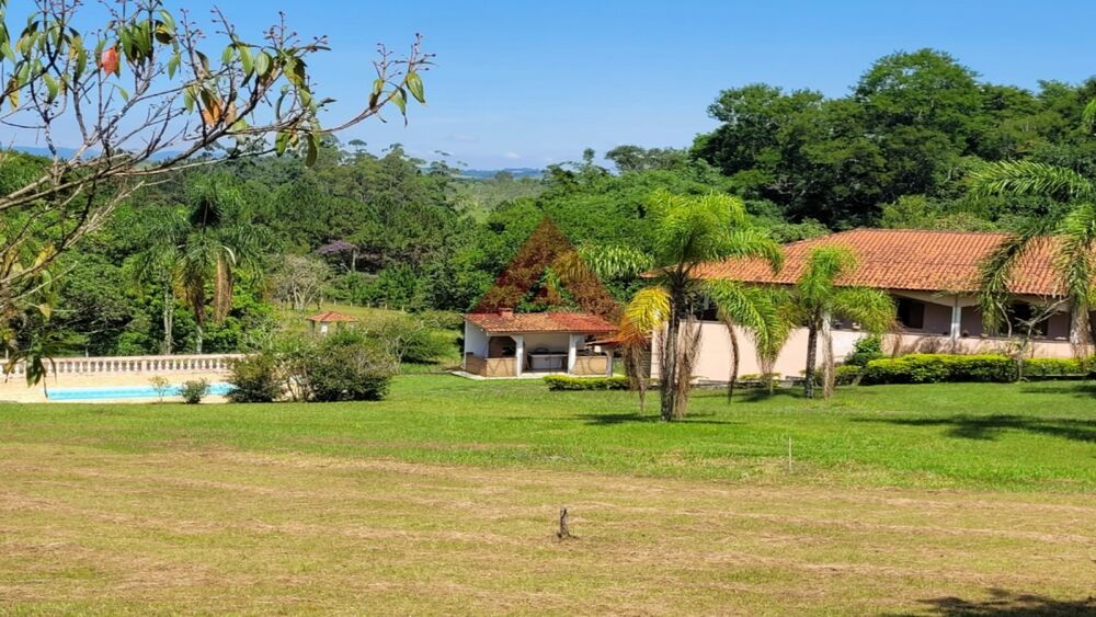 Chácara à venda com 3 quartos, 300m² - Foto 2