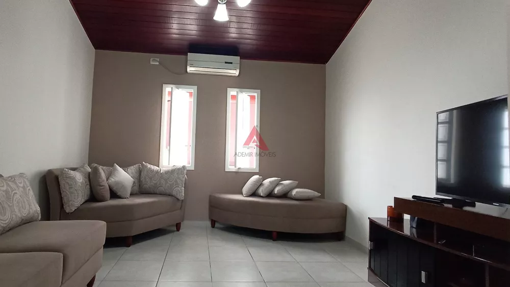 Casa de Condomínio à venda com 3 quartos, 237m² - Foto 4