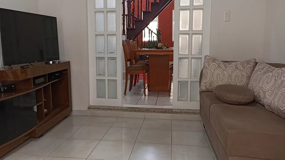 Casa de Condomínio à venda com 3 quartos, 237m² - Foto 3