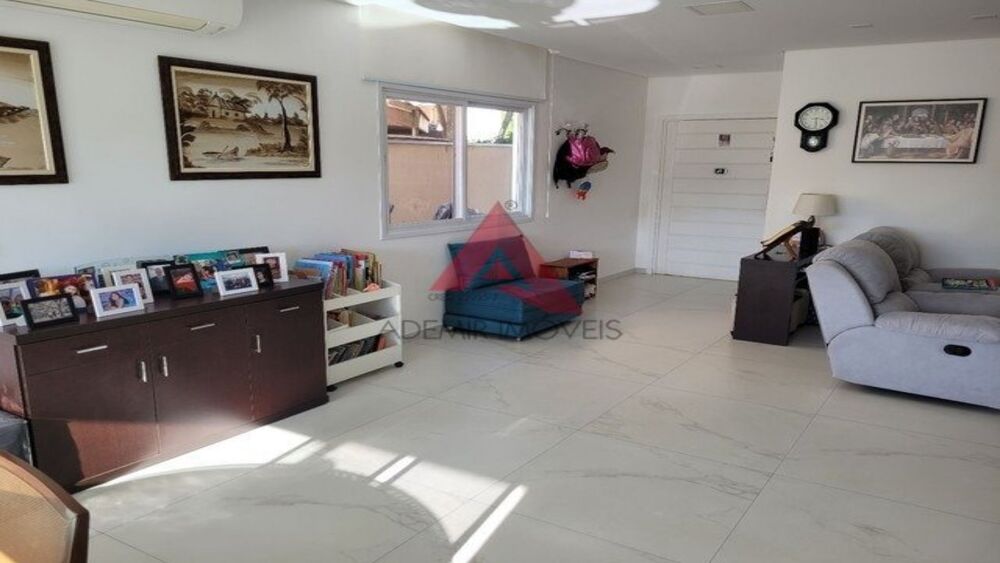 Casa de Condomínio à venda com 3 quartos, 210m² - Foto 5