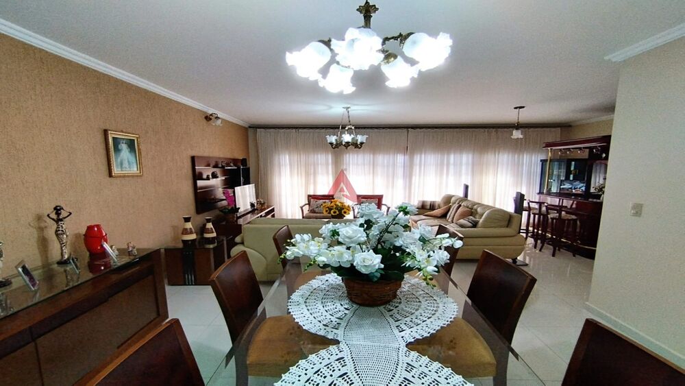 Casa, 3 quartos, 294 m² - Foto 2