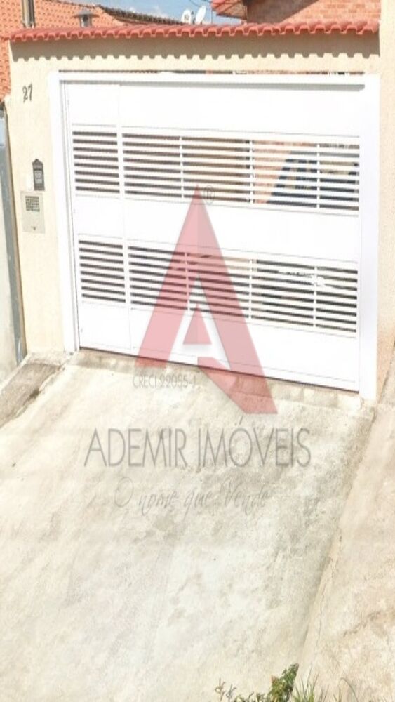 Casa à venda com 2 quartos, 70m² - Foto 3