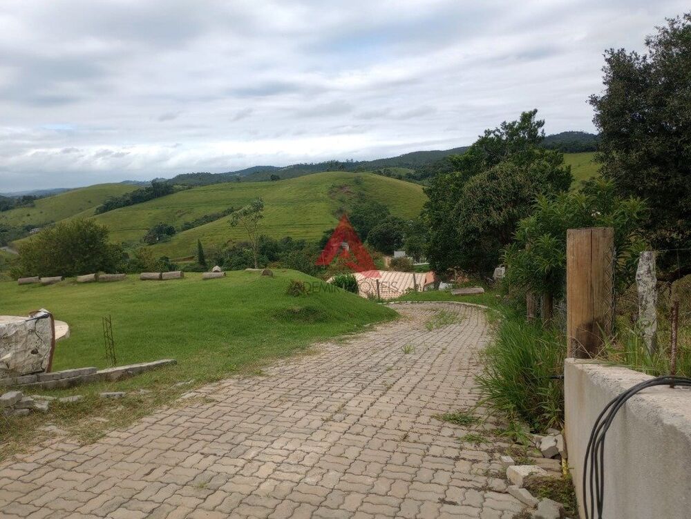 Chácara à venda com 2 quartos, 240m² - Foto 9