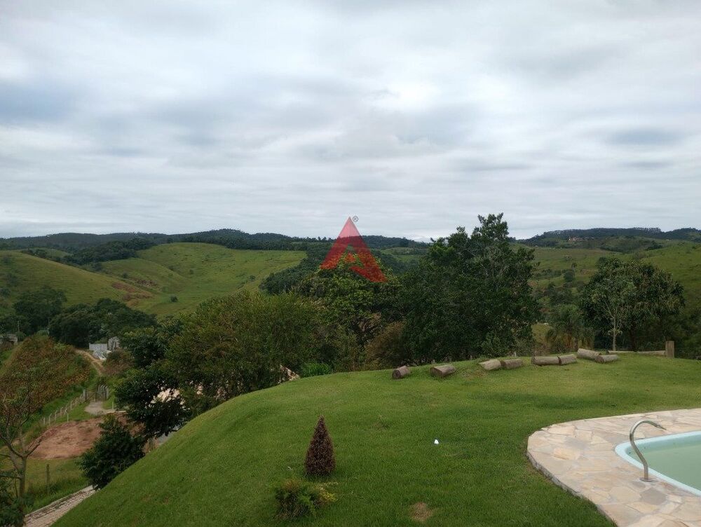 Chácara à venda com 2 quartos, 240m² - Foto 16