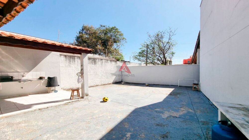 Casa de Condomínio à venda com 3 quartos, 148m² - Foto 2