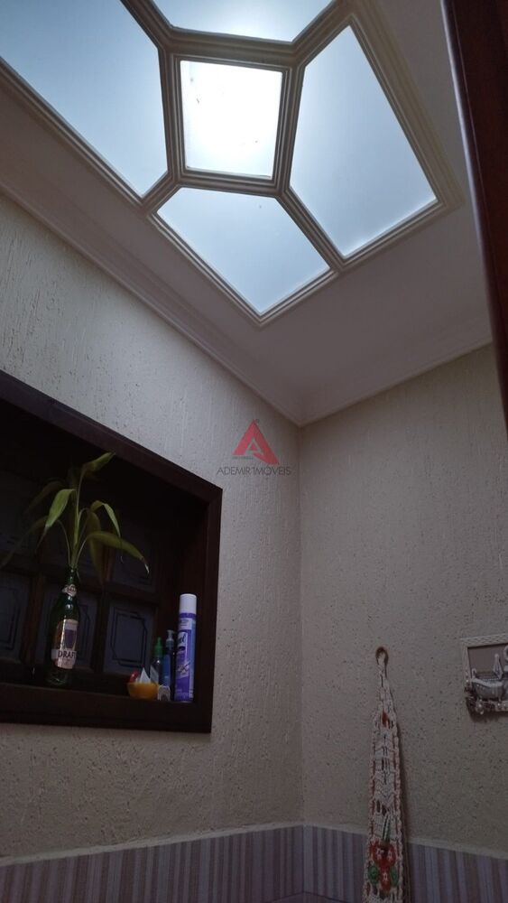 Casa à venda com 3 quartos, 240m² - Foto 11