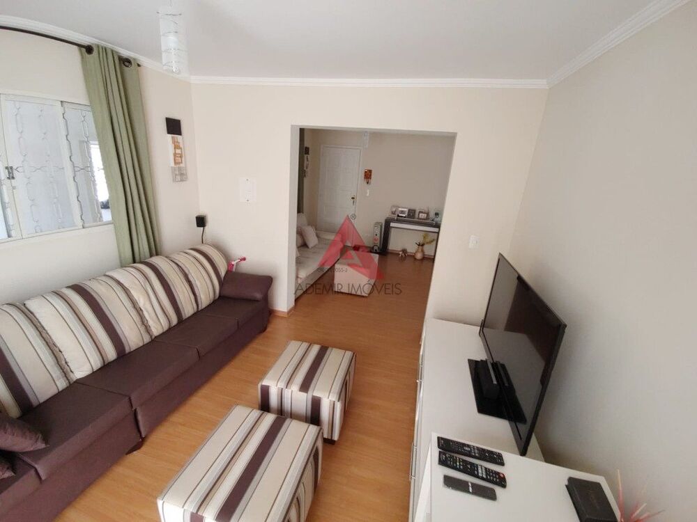 Casa à venda com 4 quartos, 310m² - Foto 3
