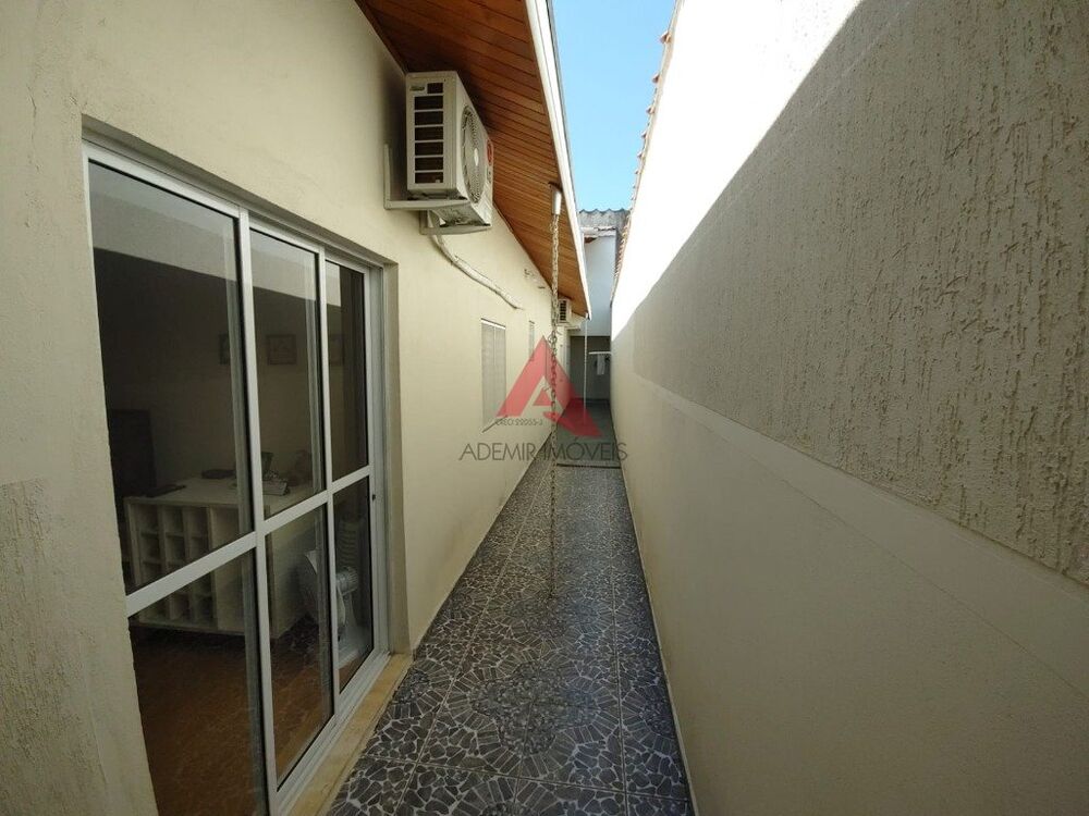 Casa à venda com 4 quartos, 310m² - Foto 17