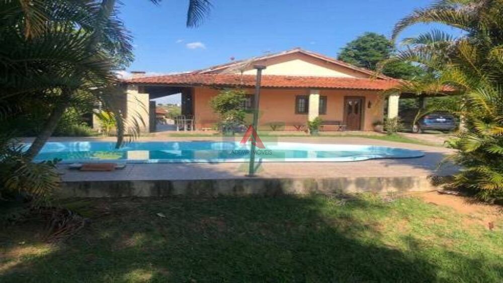 Chácara à venda com 5 quartos, 254m² - Foto 1