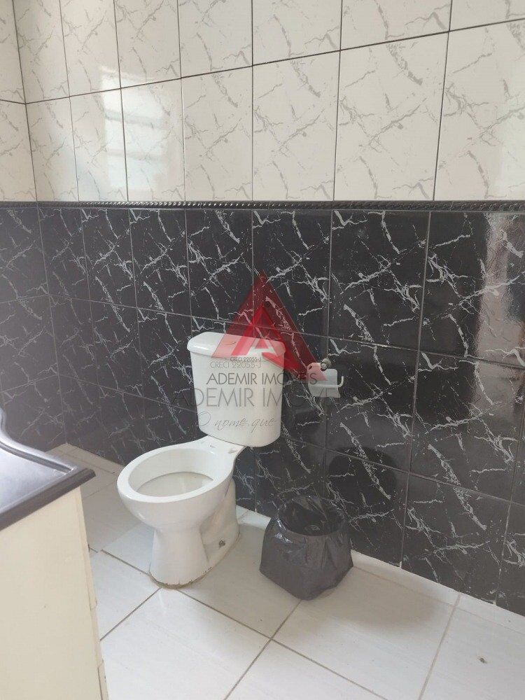 Casa à venda com 2 quartos, 130m² - Foto 4