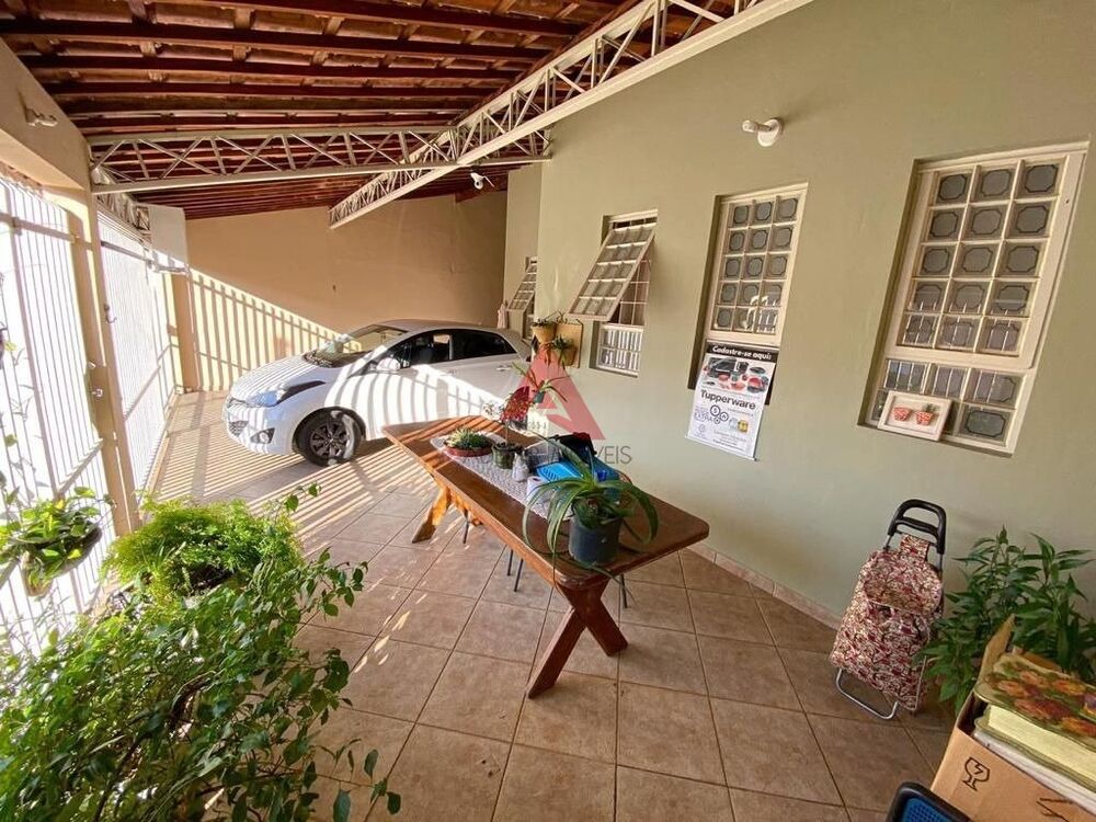 Casa, 3 quartos, 242 m² - Foto 1