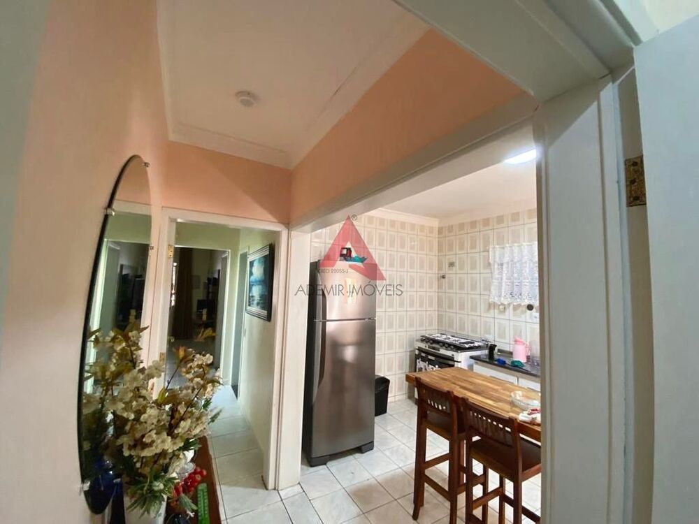 Casa, 3 quartos, 242 m² - Foto 2