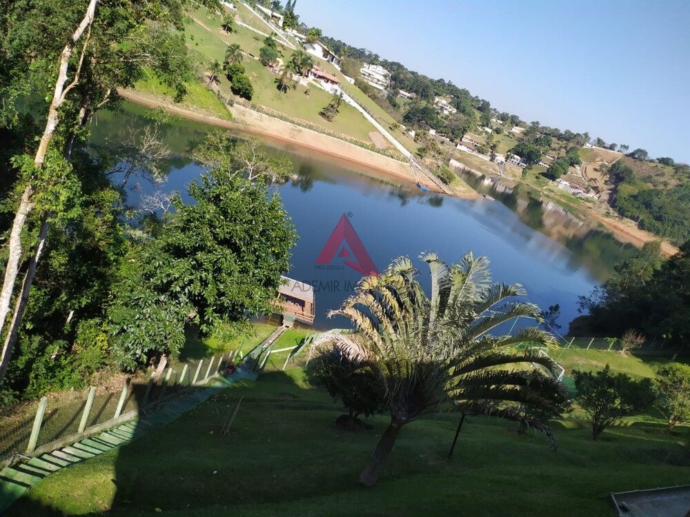 Chácara à venda com 5 quartos, 400m² - Foto 1