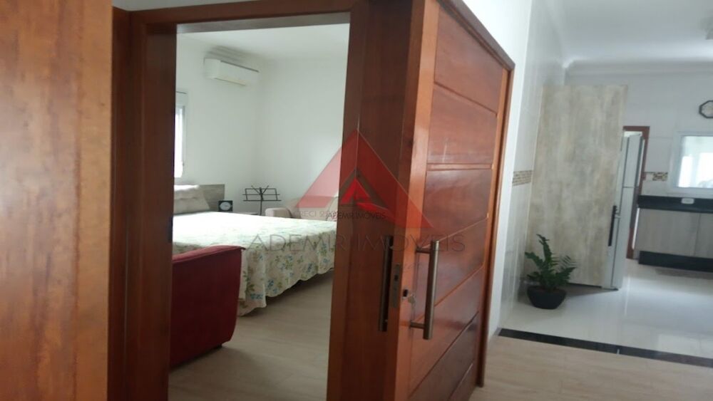 Casa à venda com 2 quartos, 180m² - Foto 3
