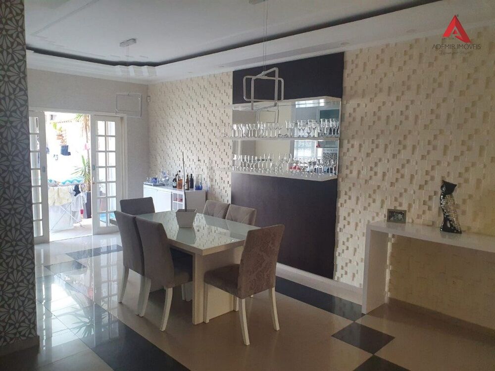 Casa à venda com 3 quartos, 256m² - Foto 4