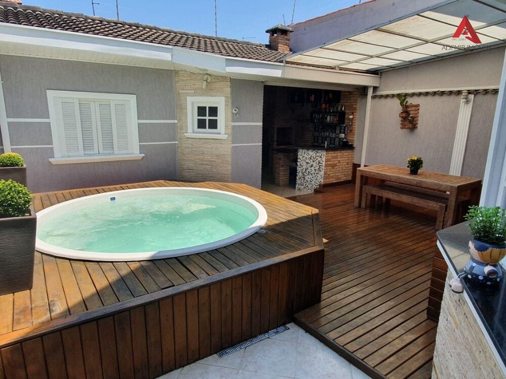 Casa à venda com 3 quartos, 256m² - Foto 2