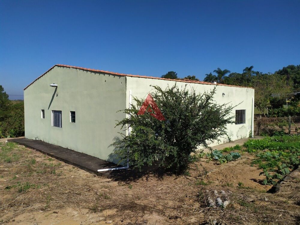 Chácara à venda com 3 quartos, 150m² - Foto 1