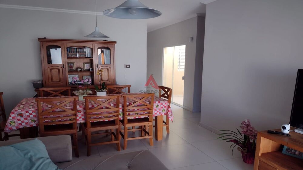 Casa, 3 quartos, 126 m² - Foto 1