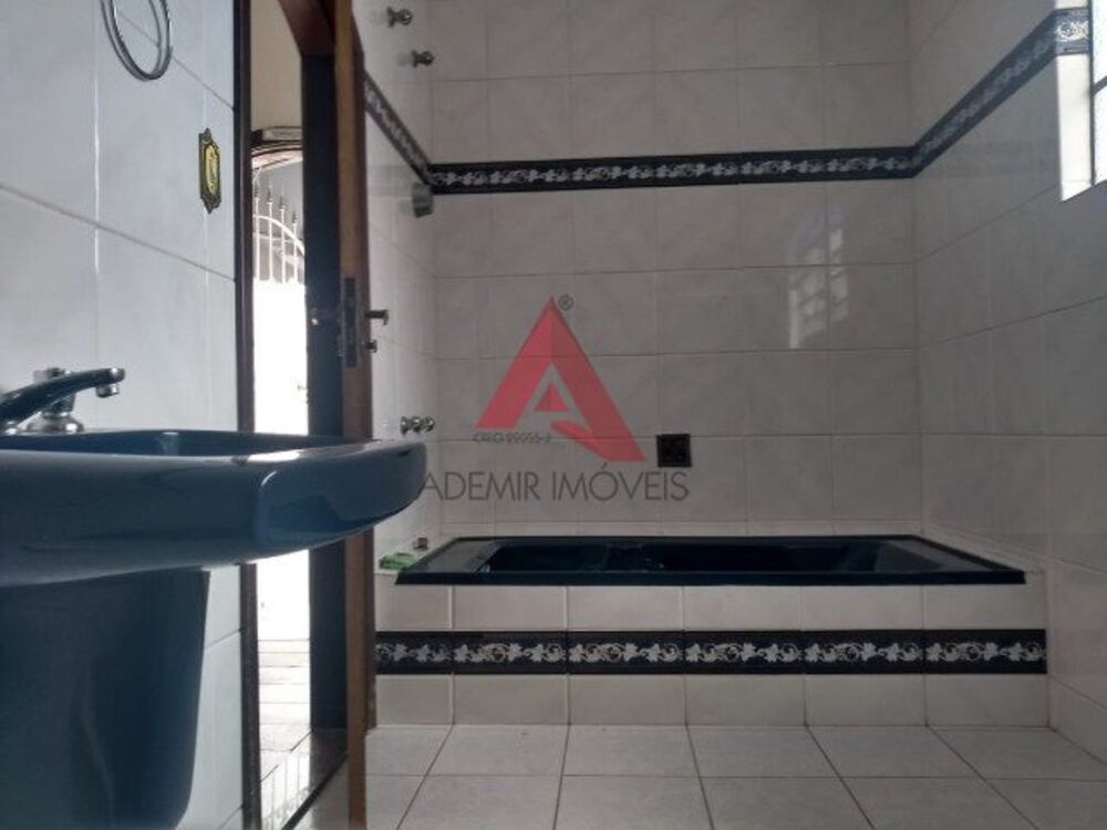 Casa para alugar com 3 quartos, 285m² - Foto 4