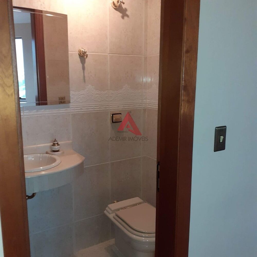 Apartamento à venda com 3 quartos, 196m² - Foto 3