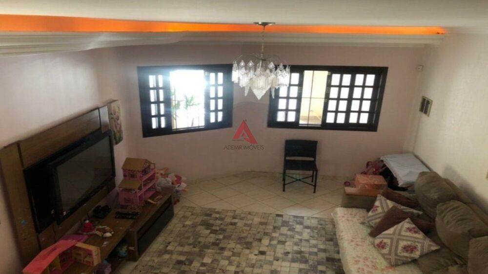 Casa, 4 quartos, 235 m² - Foto 1