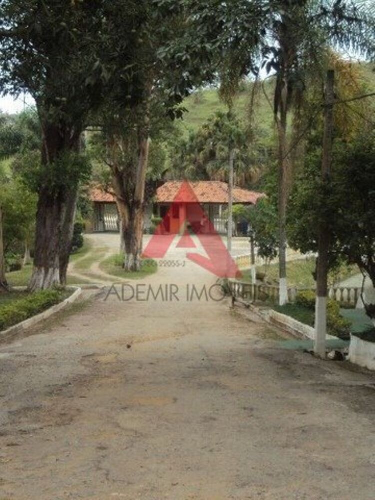 Chácara à venda com 3 quartos, 170m² - Foto 2