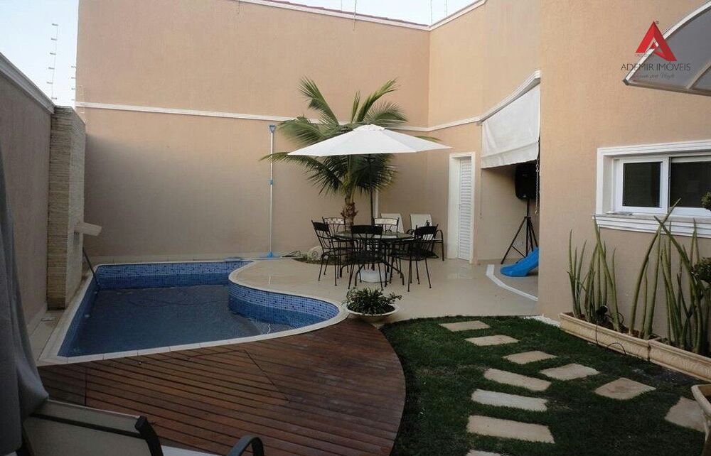 Casa à venda e aluguel com 4 quartos, 232m² - Foto 1